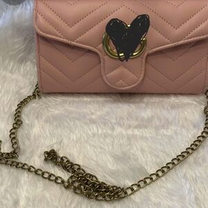 Pink Chevron Crossbody Bag with Gold Chain Gg